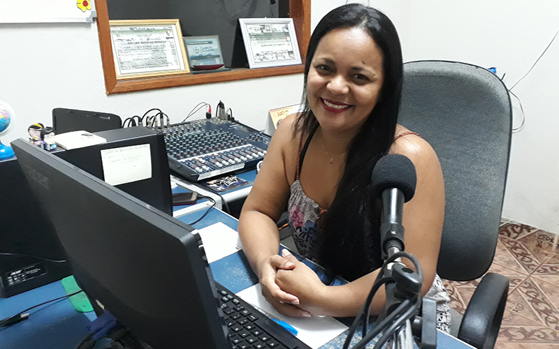 Radialista Sany Brasil, madrinha da Rede Wayuri